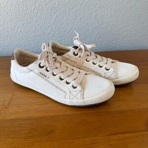 Taos Women's Star Burst Cream Casual Sneakers - size 9.5